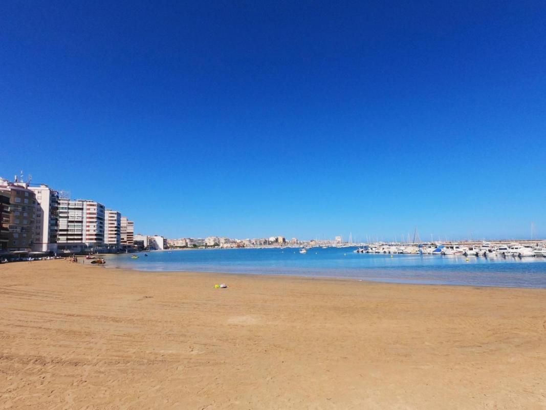 Apartamento En Torrevieja A 50M Playa Exterior photo